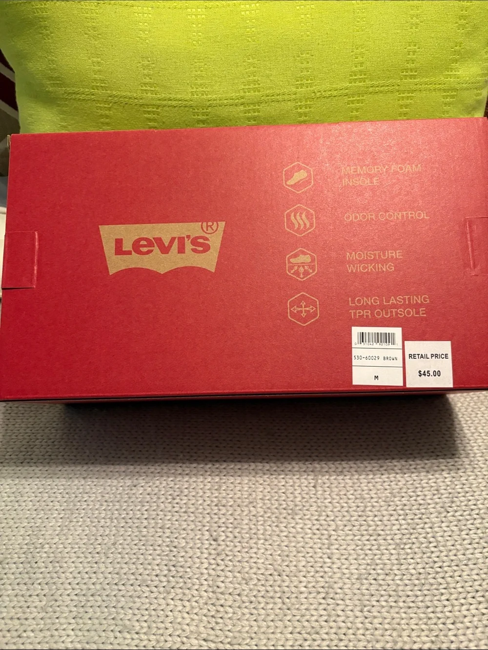 NIB Levi’s Memory Foam Unisex Slippers Size Medium 8-9